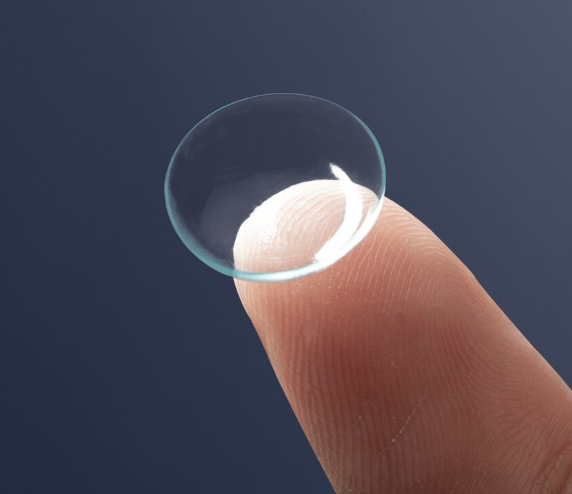 Hydrophobic Acrylic Toric IOL Implantation